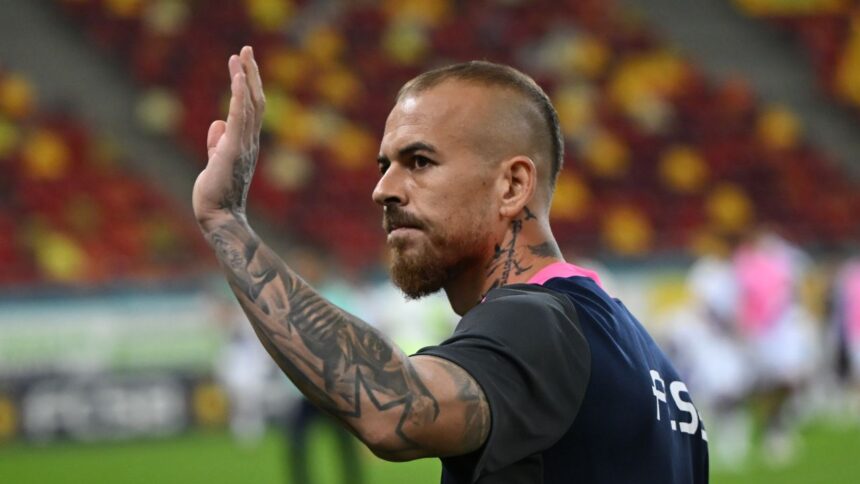 oficial fcsb e istorie pentru denis alibec atacantul ramane in superliga clubul nostru ii multumeste 697ce3ae49332