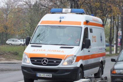 patru raniti dupa impactul dintre un microbuz si un excavator pe dn 18 in judetul maramures 697b17ed9b001