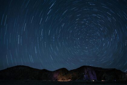 prima ploaie de meteori a anului 2026 cum putem observa quadrantidele si cand sunt vizibile 695663c9db597