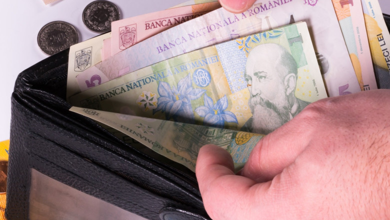 sondaj ires cum privesc romanii anul 2026 economia este principala sursa de