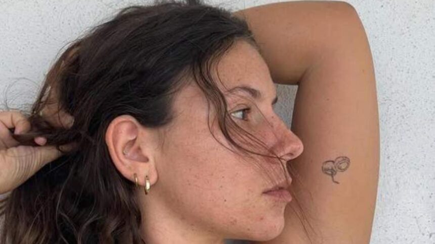 tanara care si a pierdut vederea la ochiul drept din cauza unui parazit sunt in intuneric de doua saptamani 695ba5d6b2bd2