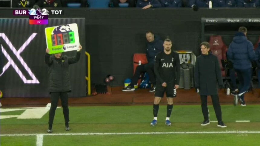 video exclusiv in mijlocul discutiilor despre transfer radu dragusin a jucat din nou pentru tottenham 697519df61e78