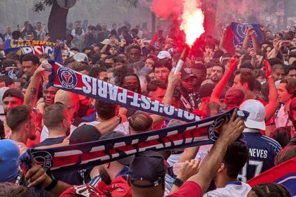 video exclusiv psg paris fc a fost oprit de mai multe ori din cauza scandarilor jignitoare impotriva lui marseille 695ff2947323c