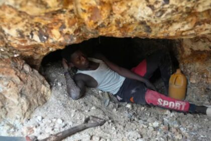 37 de mineri au murit in nigeria dupa ce au inhalat monoxid de carbon intr o mina ilegala 69971074533c6