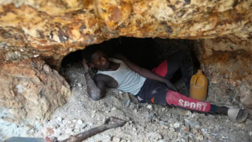 37 de mineri au murit in nigeria dupa ce au inhalat monoxid de carbon intr o mina ilegala 69971074533c6