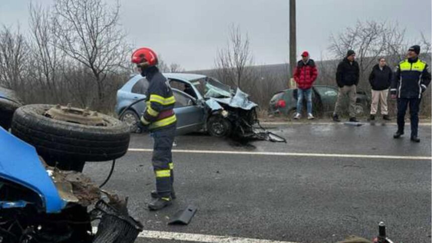 accident grav in judetul iasi un barbat este incarcerat iar alte doua persoane sunt inconstiente 69a303e834298