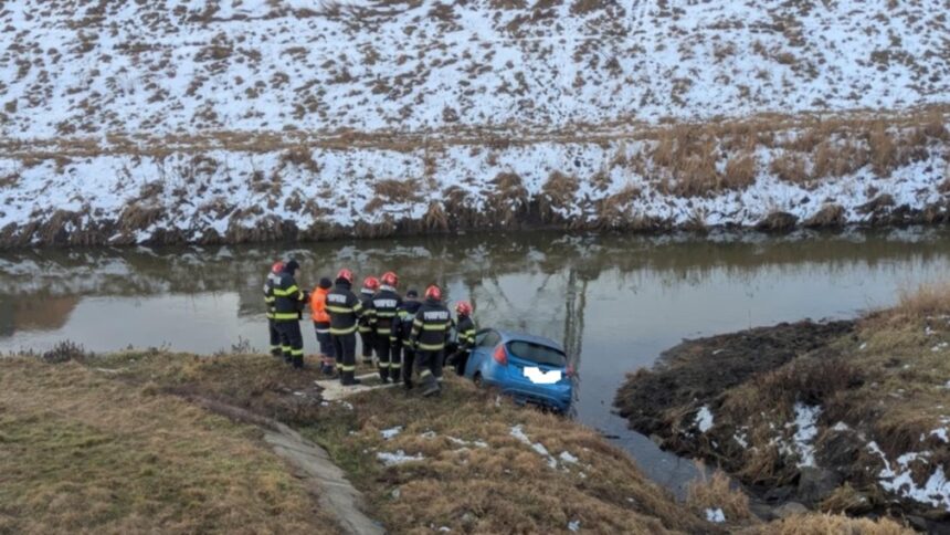 accident in iasi o soferita a ajuns la spital dupa ce a plonjat cu masina in raul bahlui 699c0b821b88d