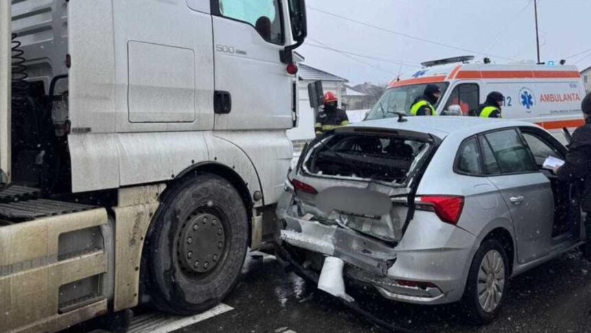 accident rutier in judetul neamt copil de 11 ani ranit dupa impactul dintre un autotren si un autoturism 6994987e411c6