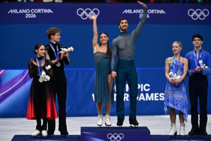 americanii au erupt dupa aurul obtinut de francezi la jocurile olimpice dezastru pentru patinaj cuplu controversat 698dba6ca5830