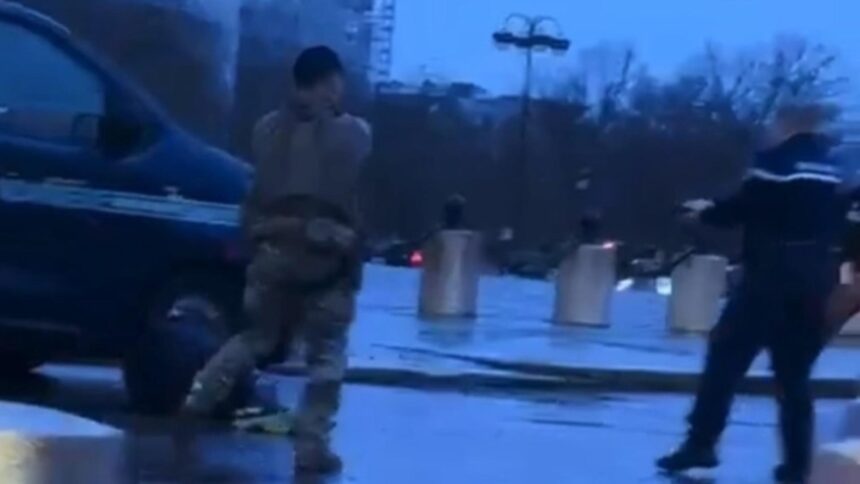atac la arcul de triumf din paris barbat inarmat cu cutit impuscat de jandarmi parchetul antiterorist a deschis ancheta 698f83e6c240a