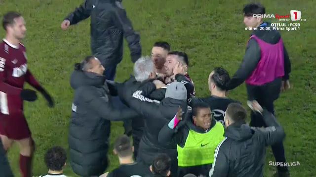 galerie foto bataie generala dupa cfr cluj u cluj cristiano bergodi eliminat dupa ce a luat de gat un jucator 6987a9c23651b