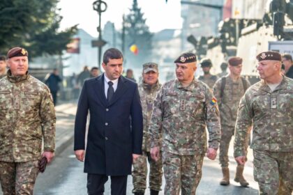ministrul apararii da asigurari ca pensiile militarilor nu vor fi taiate pensia medie in mapn e de 5 008 lei 69969d5259385