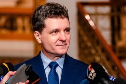 nicusor dan a ajuns la washington pentru reuniunea consiliului pacii unde participa ca observator 6996a9488034c