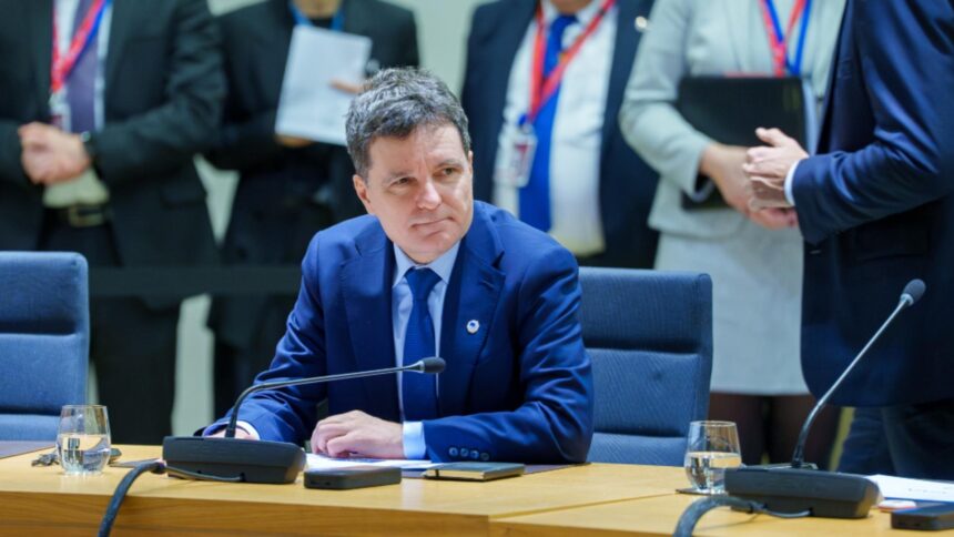 nicusor dan participa la reuniunea informala a consiliului european agenda presedintelui romaniei 698c8ecb264e5