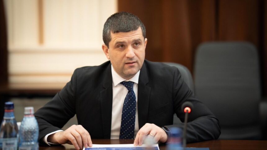 rezistul miruta sare in ajutorul noului sef al uzinei mecanice sadu nu va fi director doar un administrator special 69a14a5d963b5