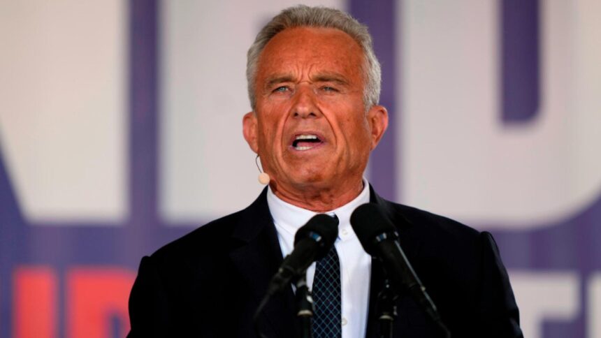 robert f kennedy jr secretarul american al sanatatii a recunoscut ca a tras pe nas cocaina de pe capace de toaleta nu mi e teama de microbi 698f5beecad2b