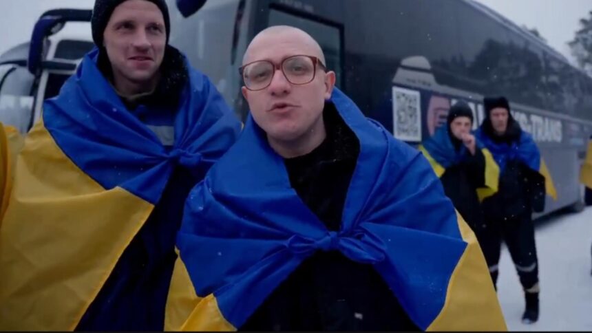 schimb major de prizonieri intre rusia si ucraina dupa cinci luni de impas peste 300 de captivi eliberati video 698592b3ce276