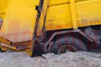 sosea surpata in centrul galati o masina de gunoi a cazut intr o groapa 699d86d31fd8e