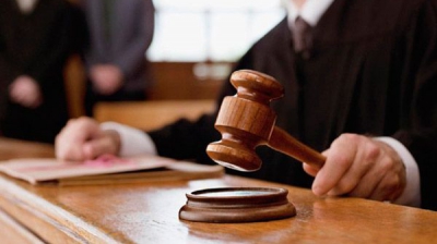 un angajat care a fost dat afara dupa doua zile pentru ca a refuzat sa dea mana cu seful a fost despagubit cu 34 000 de euro 69983eca35d6e