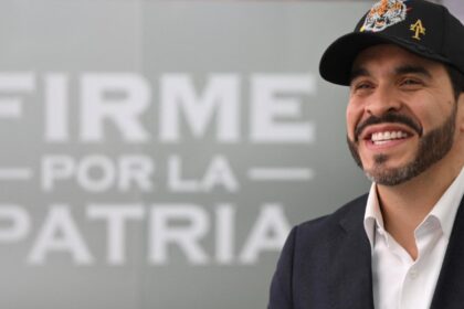 un candidat la presedintia unei tari din america de sud le cere sua si israelului sa ii bombardeze tara 698cd17574208