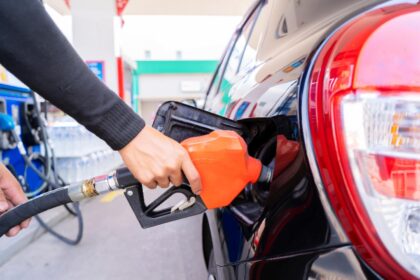 zi soc pentru soferii din romania pretul benzinei a depasit pragul psihologic de 8 lei pe litru 69a02fae82023