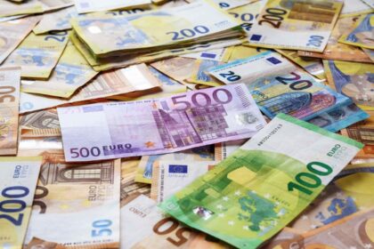 zodiile care sunt sustinute din punct de vedere financiar in zilele ce urmeaza pot castiga bani de unde nici nu se asteapta 698447f9ccf8e