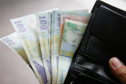analiza majorarea salariului minim de la 1 iulie 2026 aduce bani in plus pentru angajati dar si costuri pentru firme ce spun specialistii 69bce1135c577