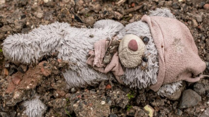 fetita de 4 ani adusa in coma la spital dupa ce ar fi fost batuta de parinti a murit dupa aproape o luna 69b822f904aef