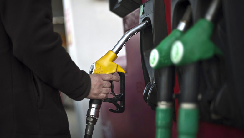 guvernul a amanat sedinta de azi in care trebuia sa adopte ordonanta de urgenta pentru limitarea adaosului comercial la carburanti 69c29c4b5edb7