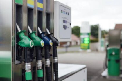 preturile la pompa sunt umflate avertizeaza expertii daca motorina ajunge la 10 lei litru scumpirile vor lovi in lant 1051467