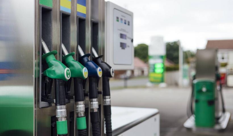 preturile la pompa sunt umflate avertizeaza expertii daca motorina ajunge la 10 lei litru scumpirile vor lovi in lant 1051467