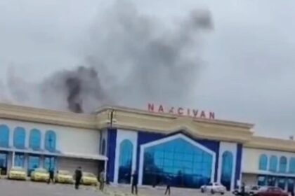 rachete sau drone venite din directia iranului au cazut pe aeroportul din nakhchivan azerbaidjan video 69a944db5b79e