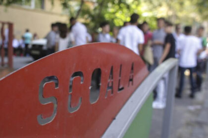 tragedie in judetul botosani un elev de 14 ani a murit dupa ce i s a facut rau la scoala 69a6ef08e23f1