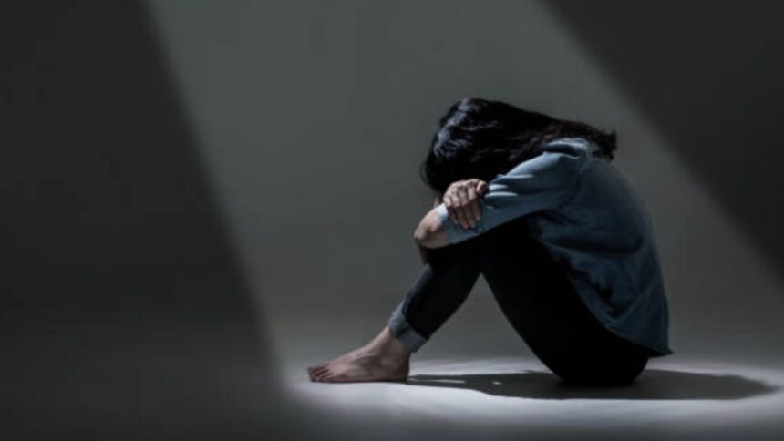 fetita de 7 ani violata in repetate randuri de concubinul mamei femeia stia si nu a intervenit 69df7ebca0d33