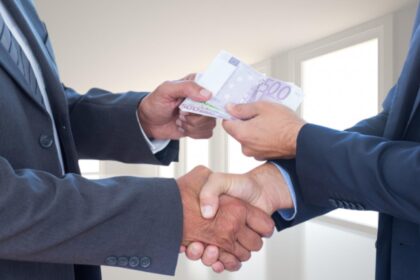 sentinta definitiva fost director din ministerul proiectelor europene condamnat la inchisoare pentru taxa pe salariu impusa subalternilor 69e12cd9dda4a