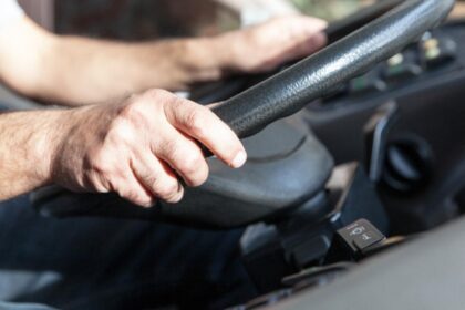 sofer de autobuz din alba retinut dupa ce s a rasturnat cu vehiculul pe sosea barbatul era baut 69d21aeeb759f