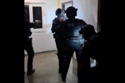 tanar din hunedoara retinut pentru incitare la ura si violenta dupa postari antisemite si folosirea de simboluri fasciste 69e1d6f8d4477