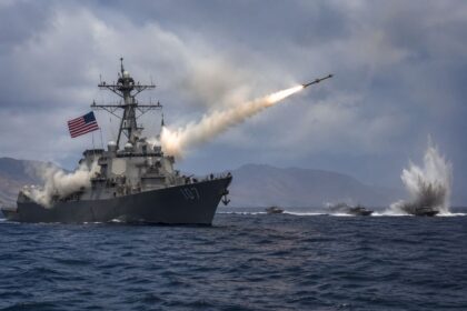 Iranul acuză SUA de încălcarea armistițiului; Trump afirmă că atacatorii iranieni au suferit pierderi semnificative.