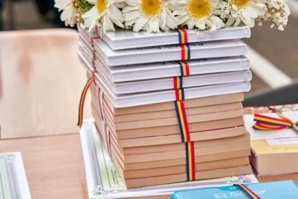 Manuale și materiale didactice gratuite pentru clasa pregătitoare, asigurate de stat începând cu 2027.