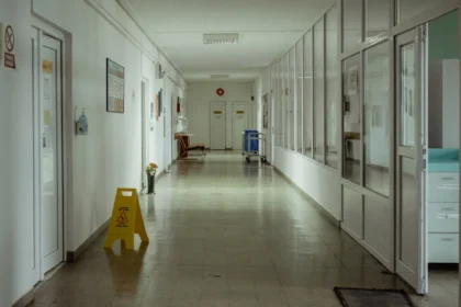 DSP București a alertat Colegiul Medicilor privind un posibil caz de malpraxis la Maternitatea Polizu.