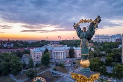 Ucraina permite dubla cetățenie româno-ucraineană.