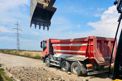 ruta mecanizarii berceni excavator camion santier foto fb george ene