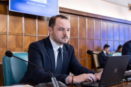 1789078991 Alexandru Rogobete Ministrul Sanatatii Foto Facebook Alexandru Rogobete