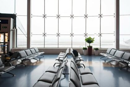 terminal aeroport zbor suspendaat foto facebook tarom